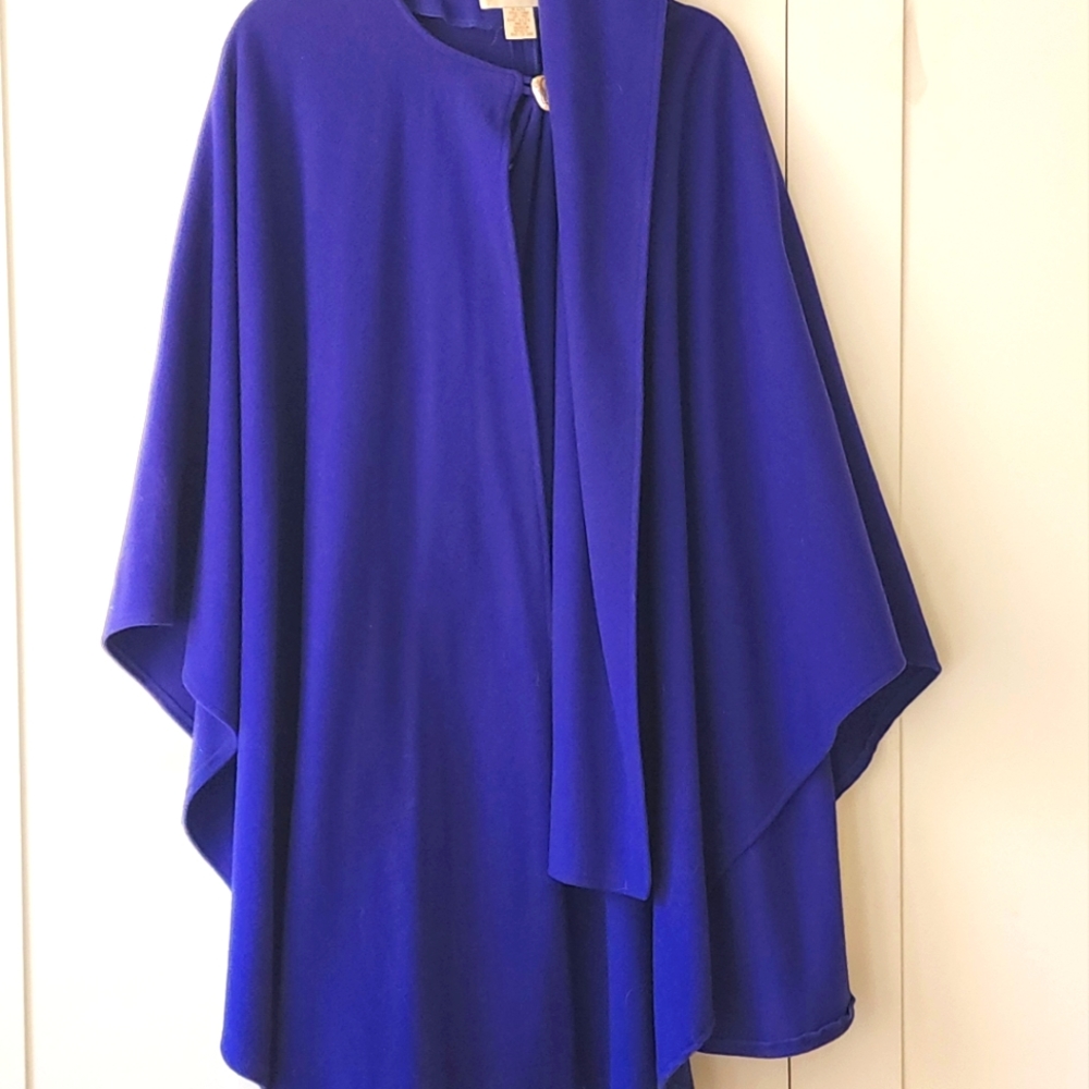 Beautiful purple wool and cashmere cape